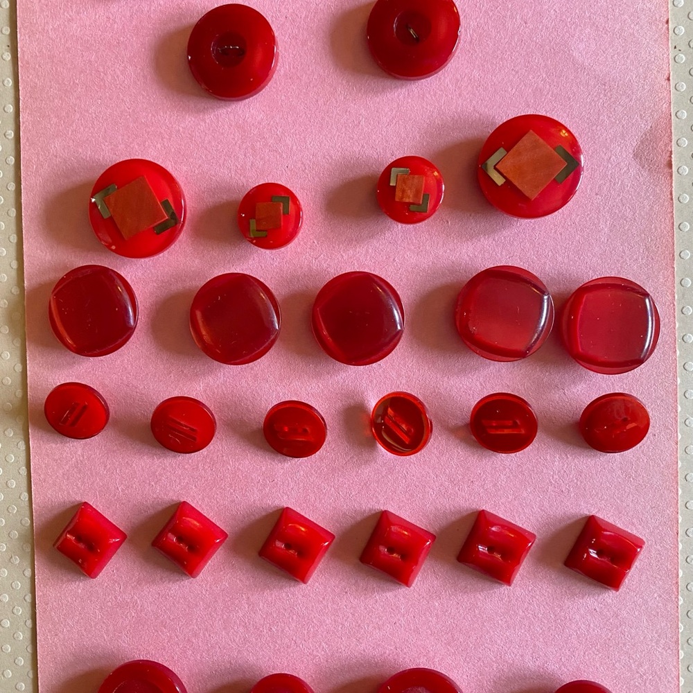 Vintage Red Button Collection - Picture 2 of 15